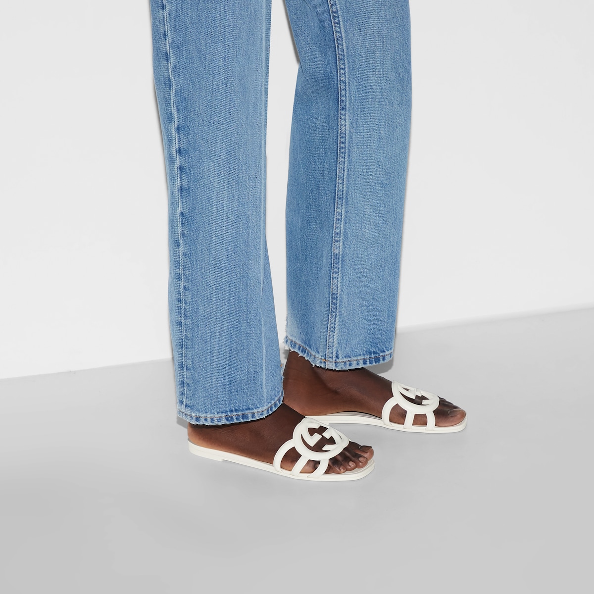 Women’s Interlocking G slide sandal - Image 2